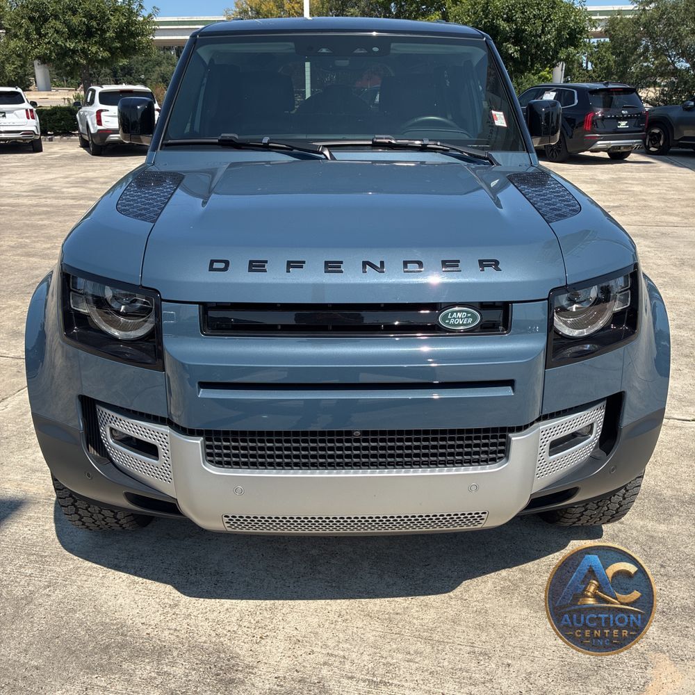 2024 Land Rover Defender 110 S P300