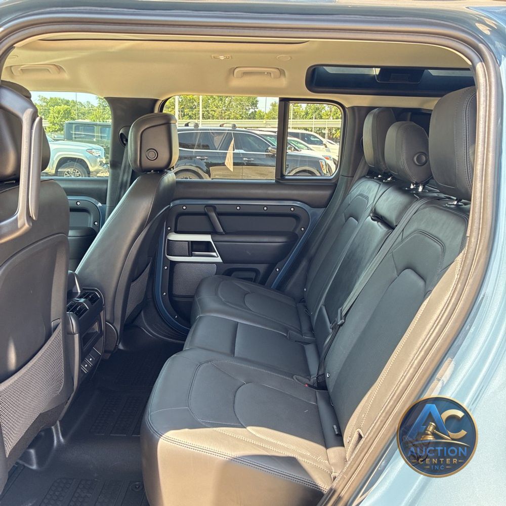 2024 Land Rover Defender 110 S P300