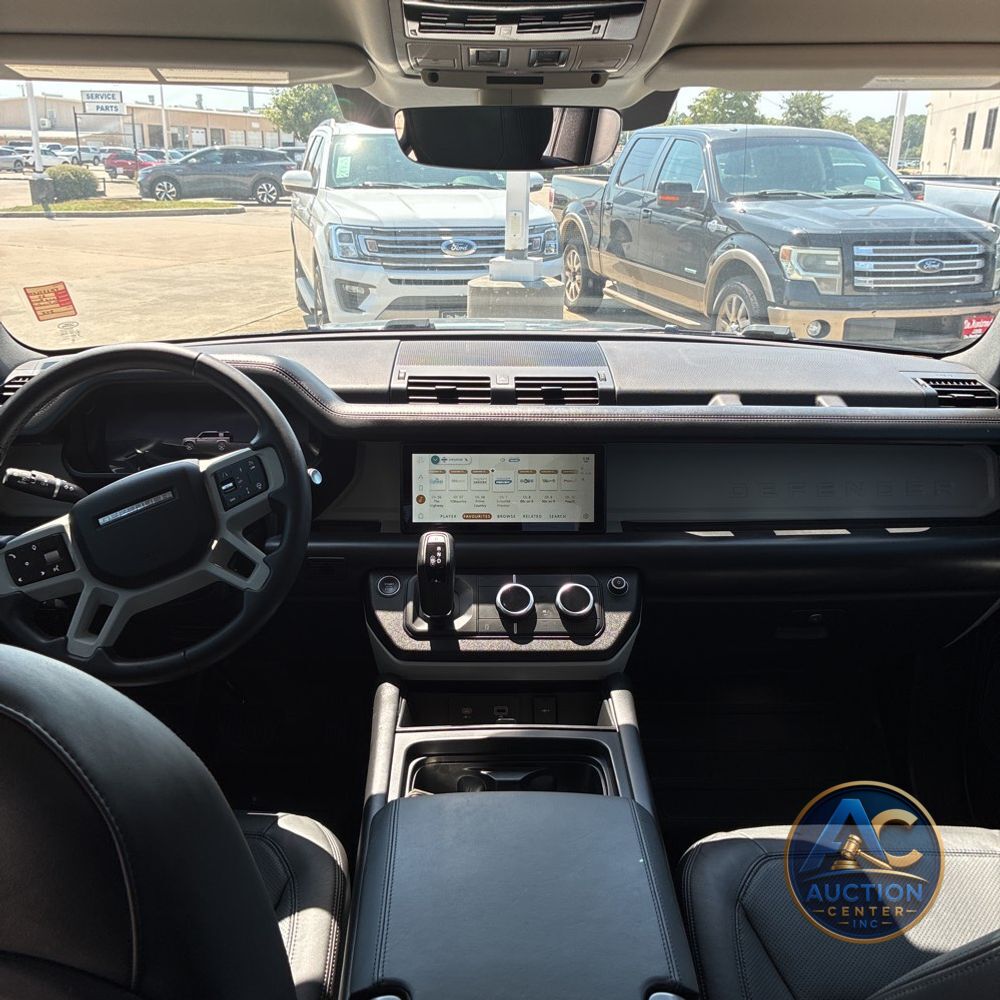 2024 Land Rover Defender 110 S P300