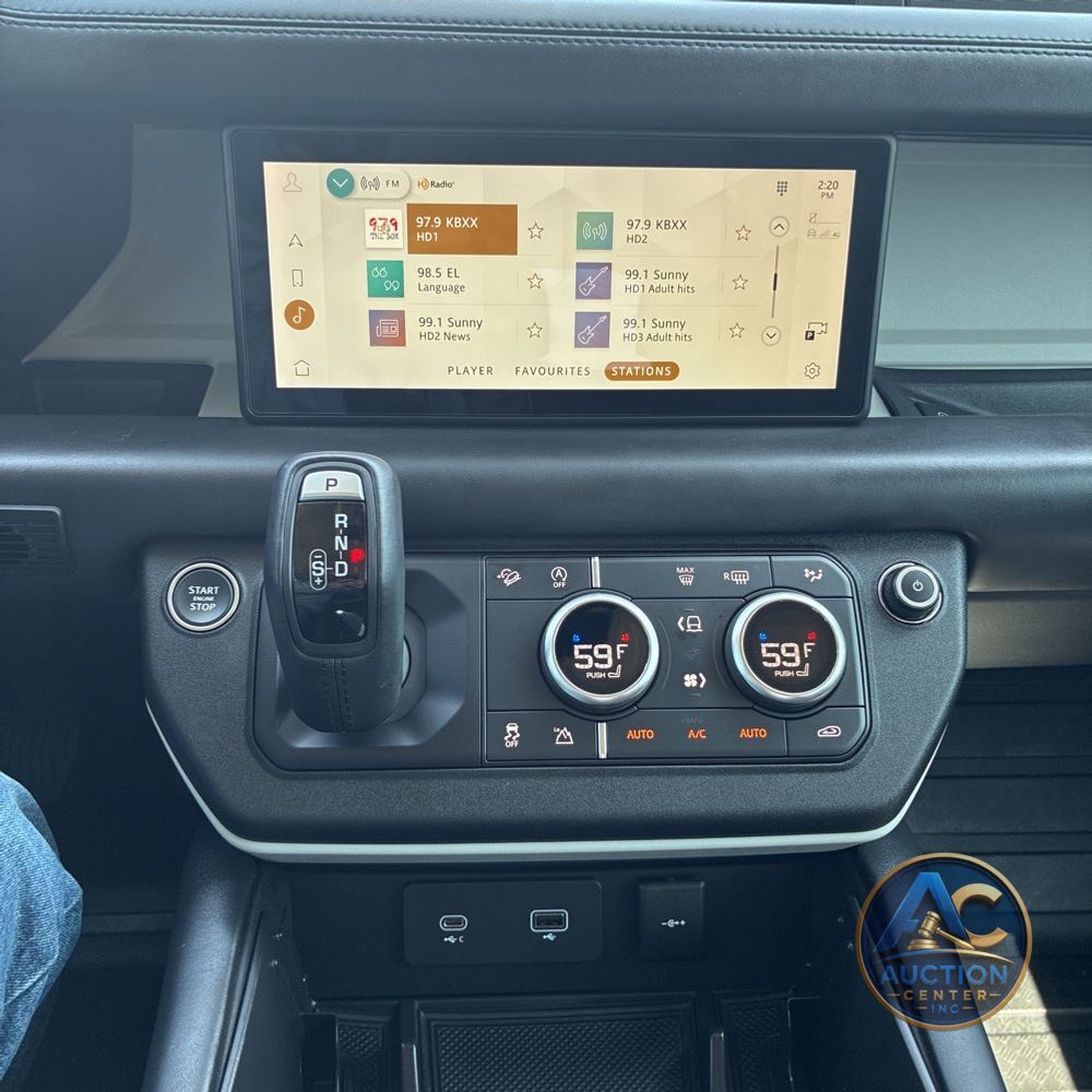 2024 Land Rover Defender 110 S P300