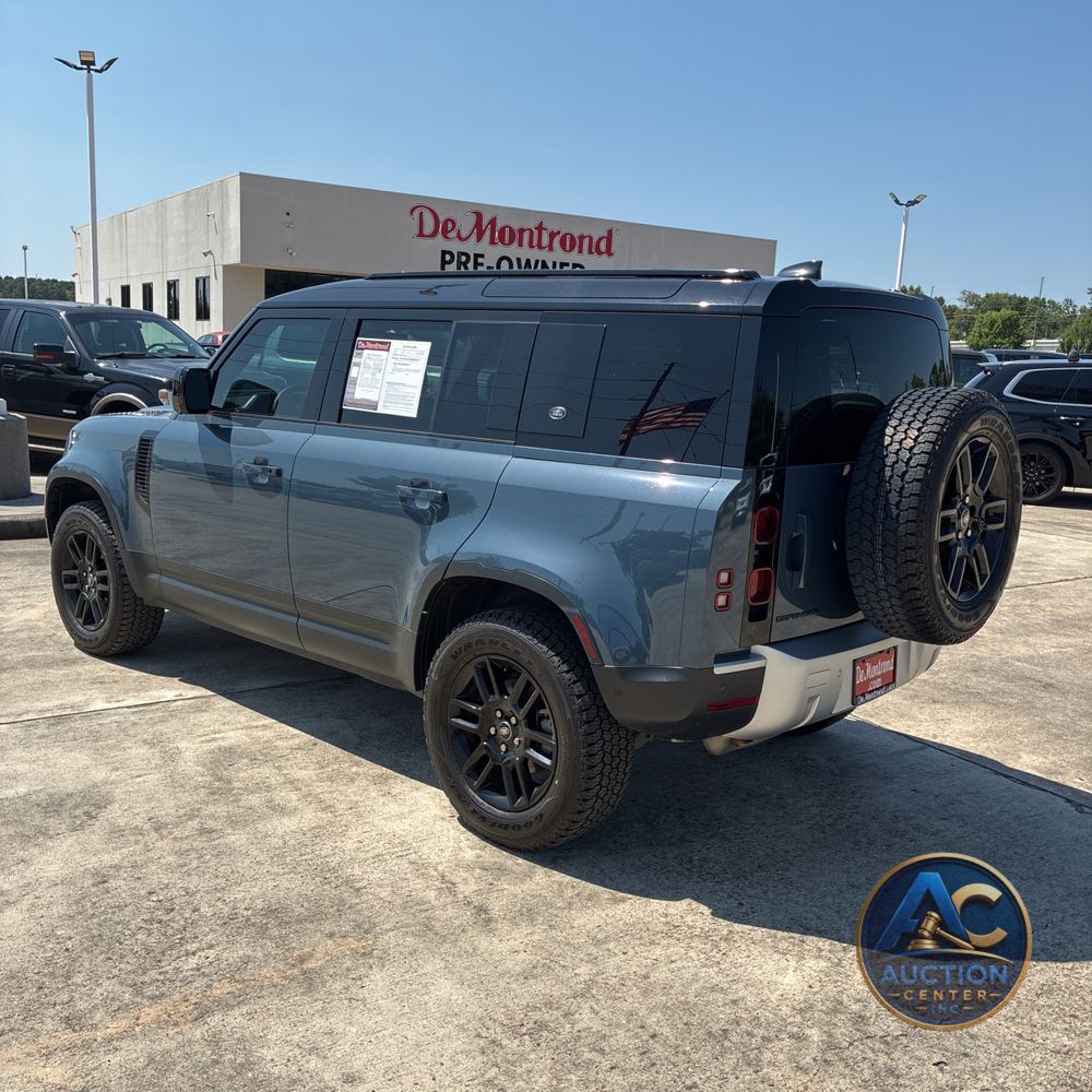 2024 Land Rover Defender 110 S P300