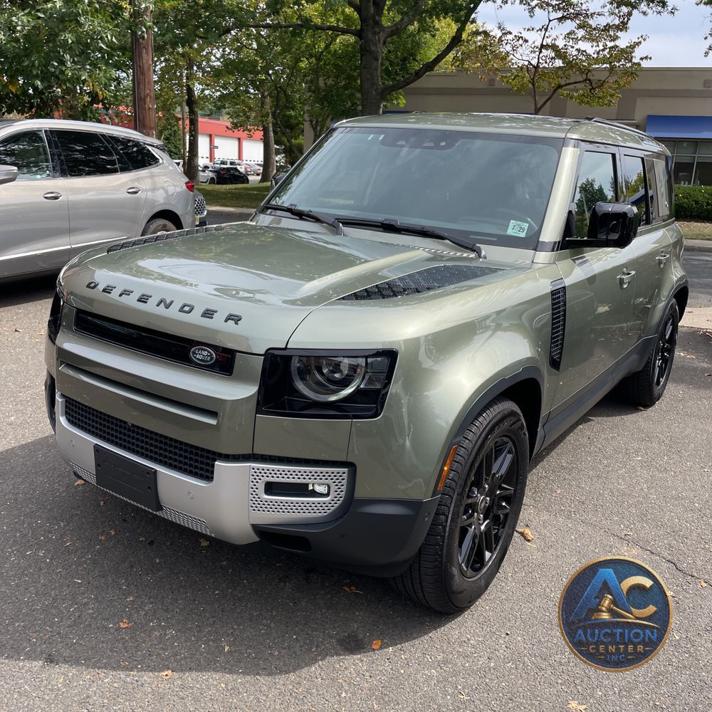 2024 Land Rover Defender 110 S P300