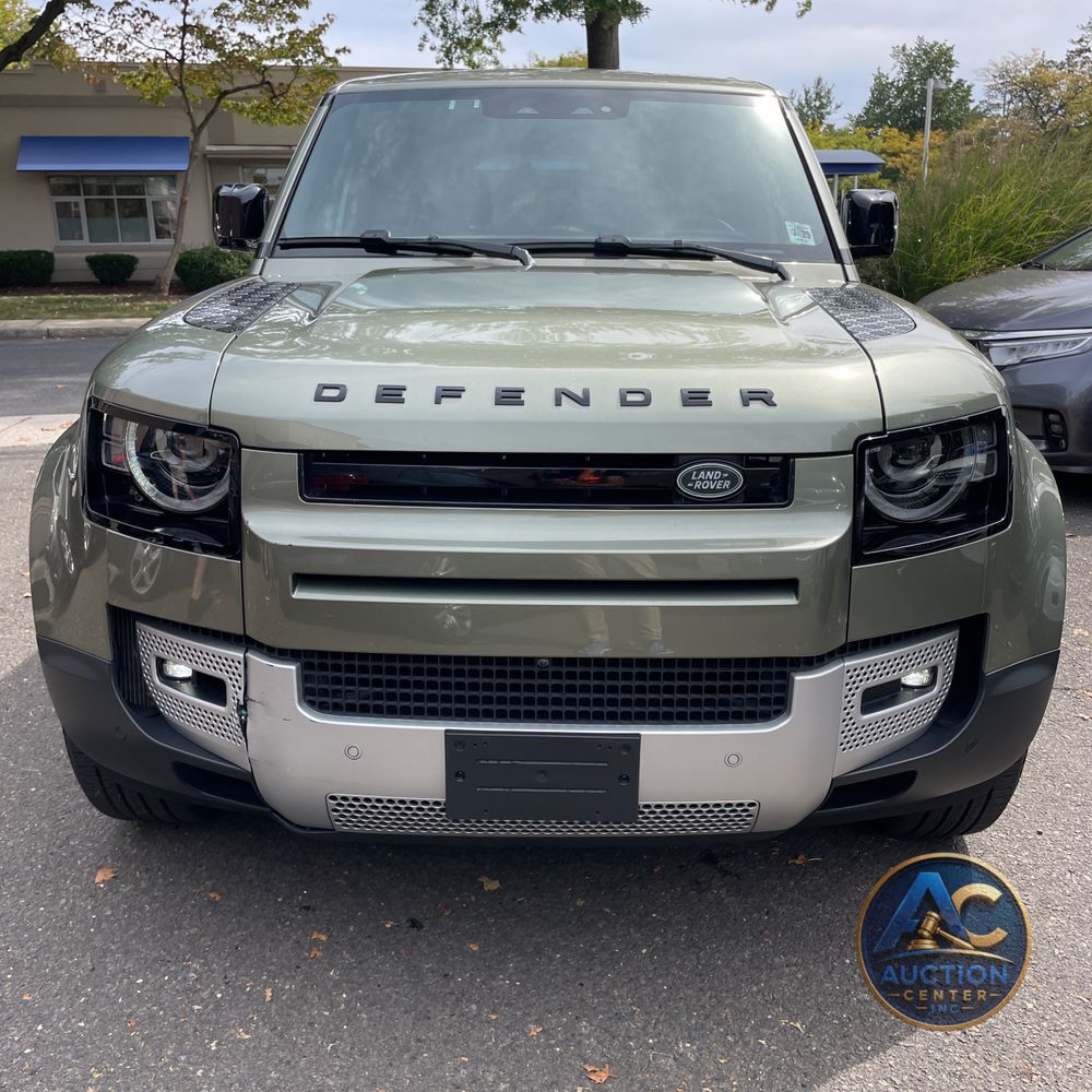2024 Land Rover Defender 110 S P300