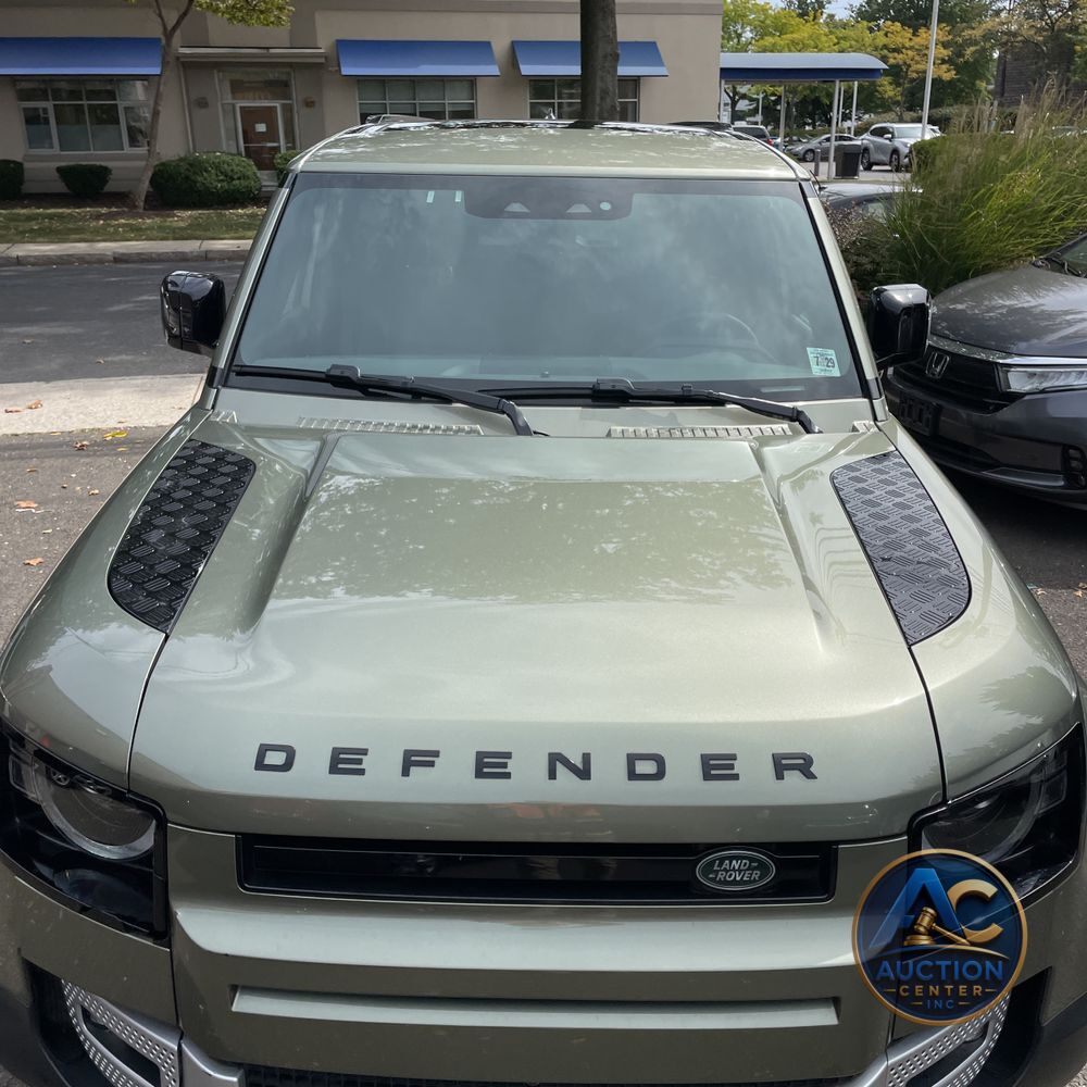2024 Land Rover Defender 110 S P300