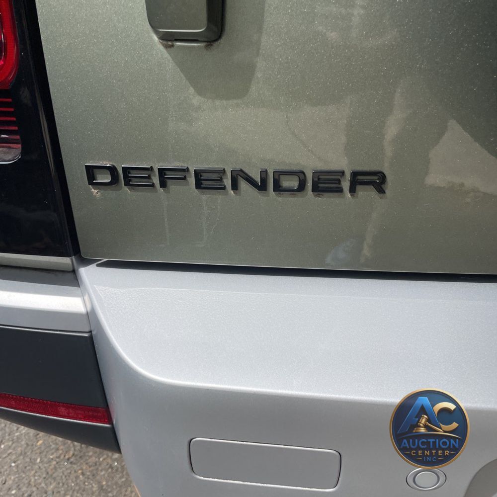 2024 Land Rover Defender 110 S P300