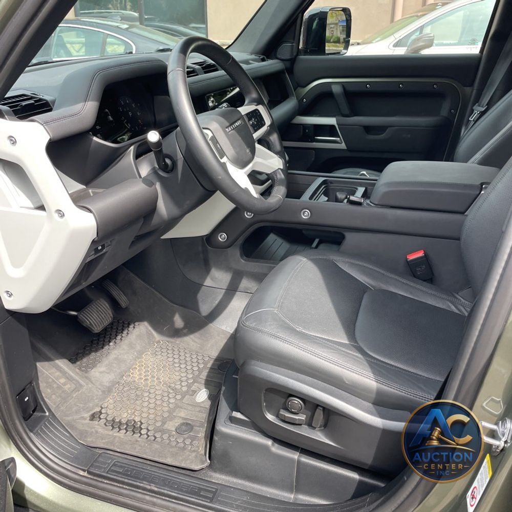 2024 Land Rover Defender 110 S P300