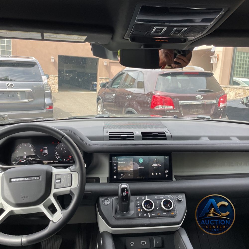 2024 Land Rover Defender 110 S P300