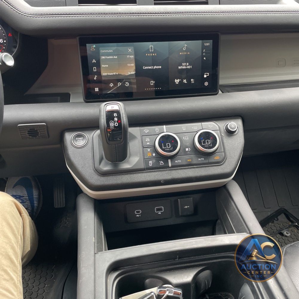 2024 Land Rover Defender 110 S P300