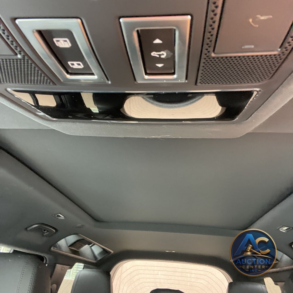 2024 Land Rover Defender 110 S P300