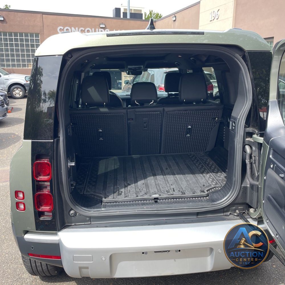 2024 Land Rover Defender 110 S P300