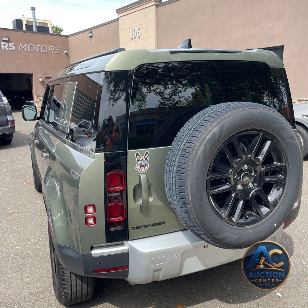 2024 Land Rover Defender 110 S P300