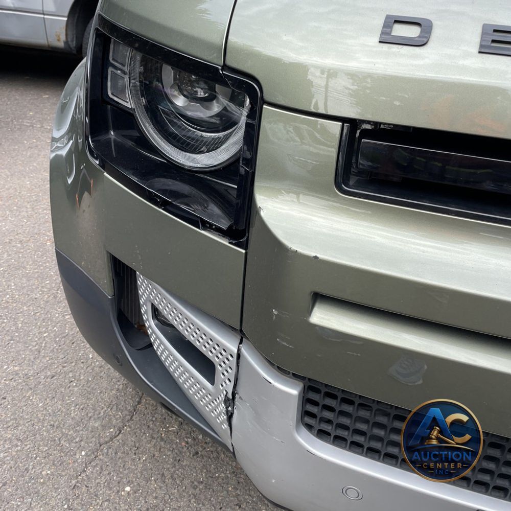 2024 Land Rover Defender 110 S P300