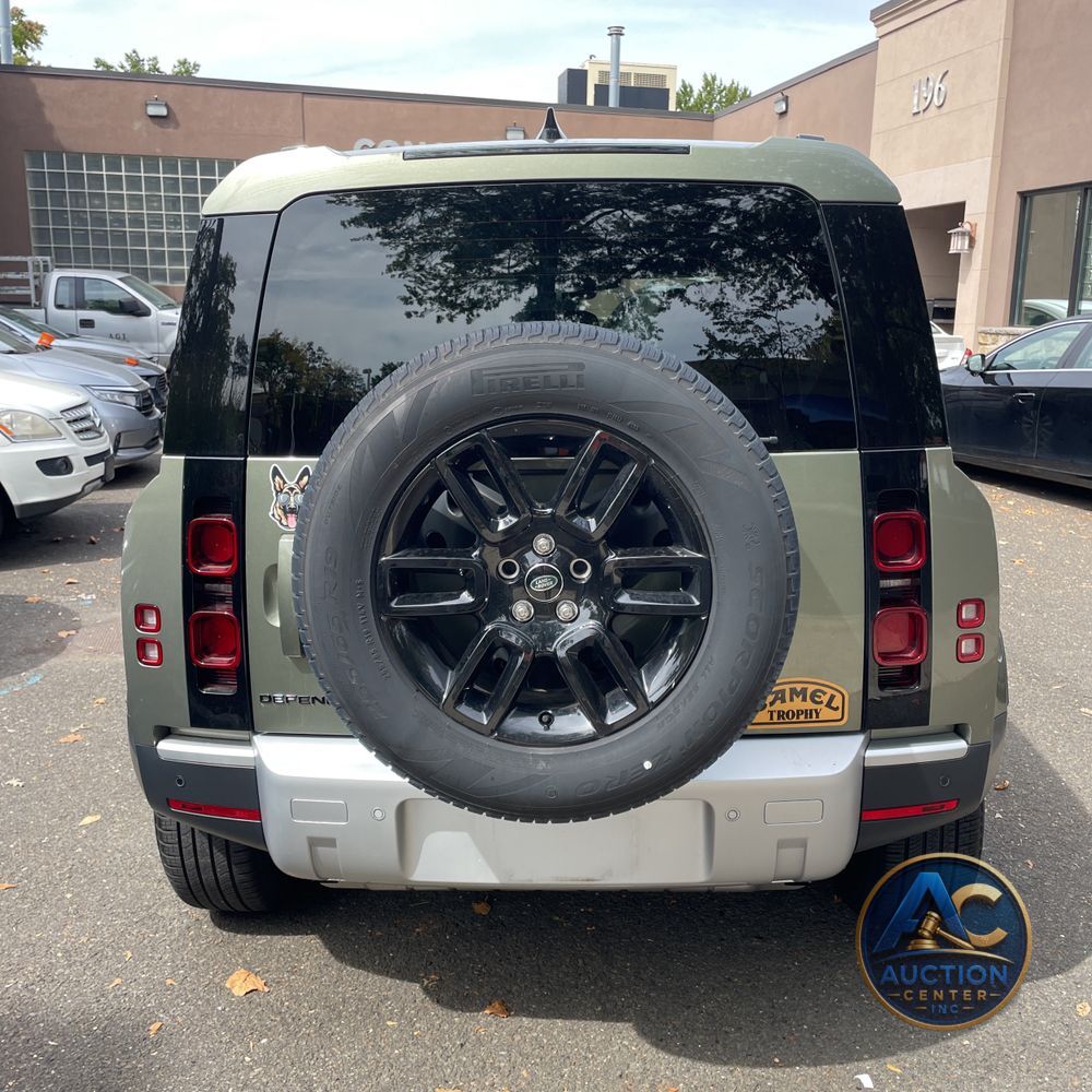 2024 Land Rover Defender 110 S P300