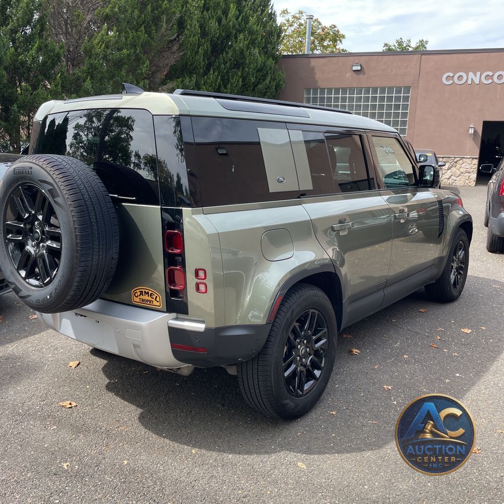 2024 Land Rover Defender 110 S P300