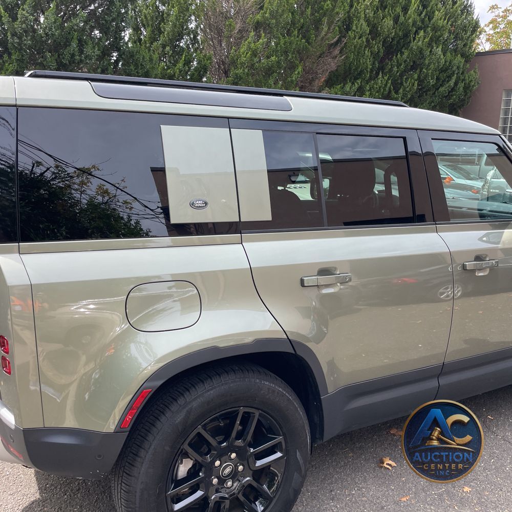 2024 Land Rover Defender 110 S P300