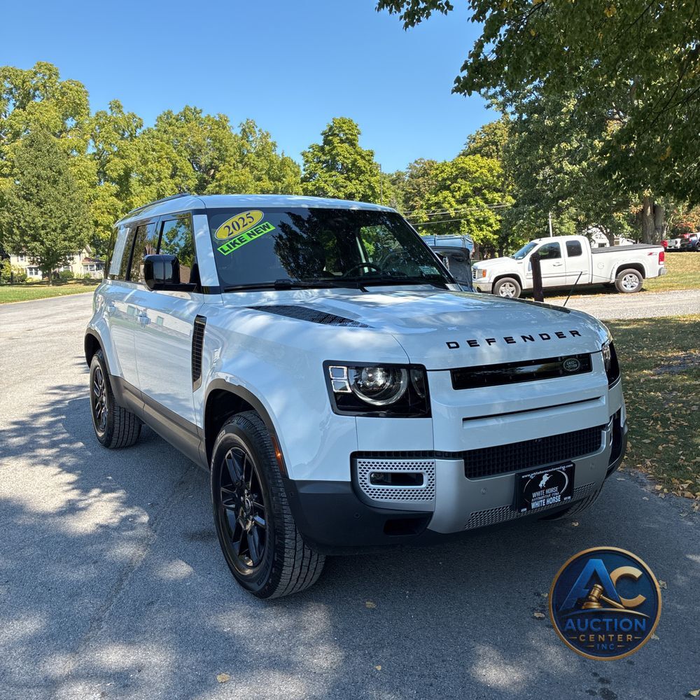 2025 Land Rover Defender 110 S P300
