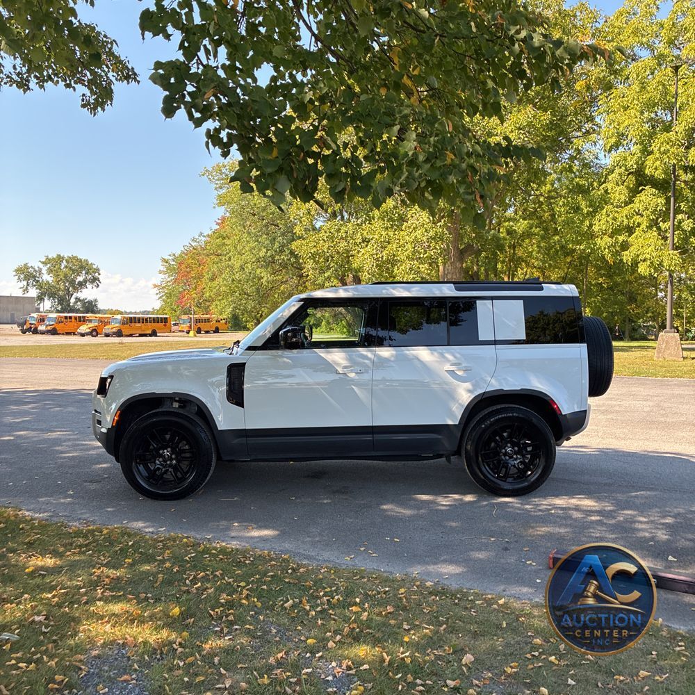 2025 Land Rover Defender 110 S P300