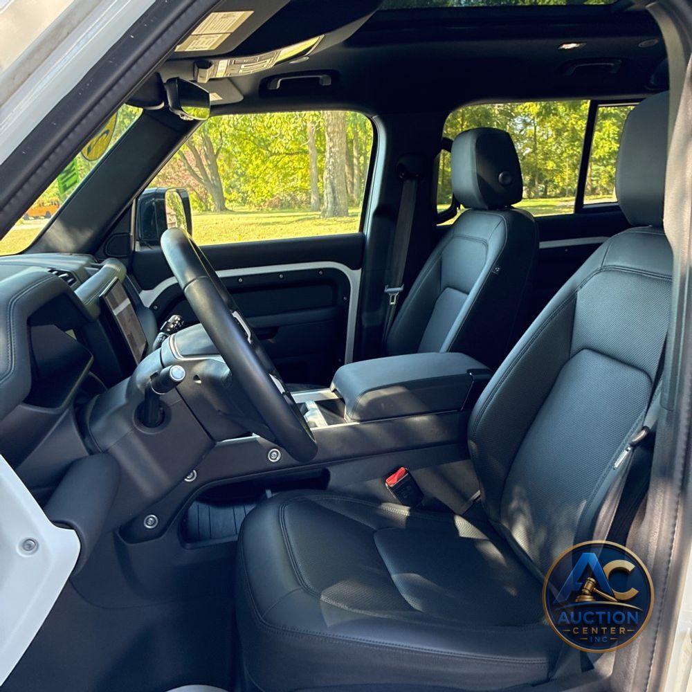 2025 Land Rover Defender 110 S P300