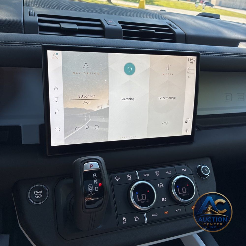 2025 Land Rover Defender 110 S P300