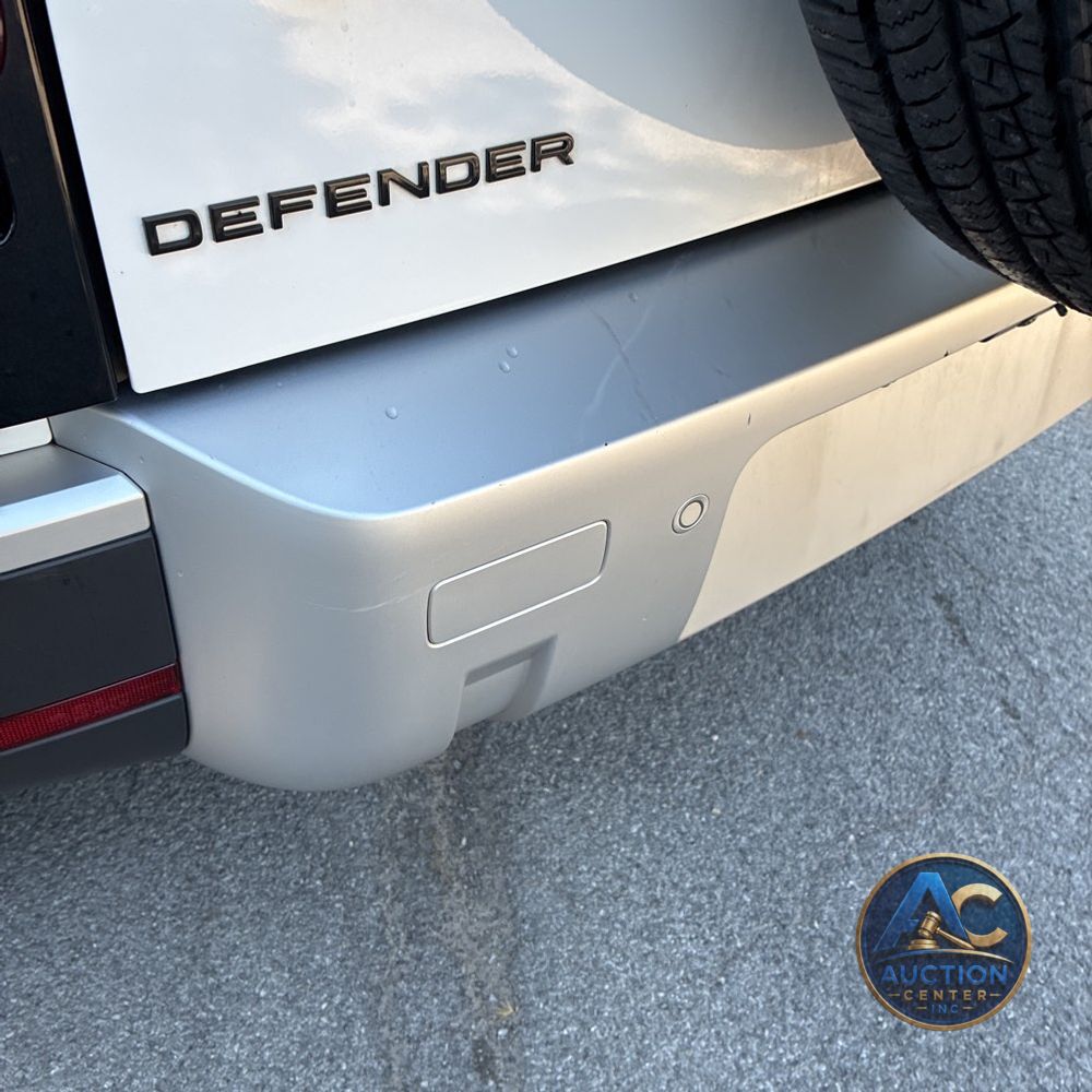 2025 Land Rover Defender 110 S P300