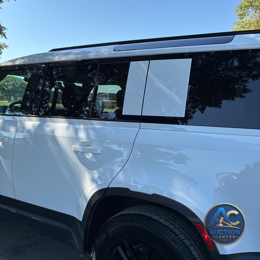 2025 Land Rover Defender 110 S P300