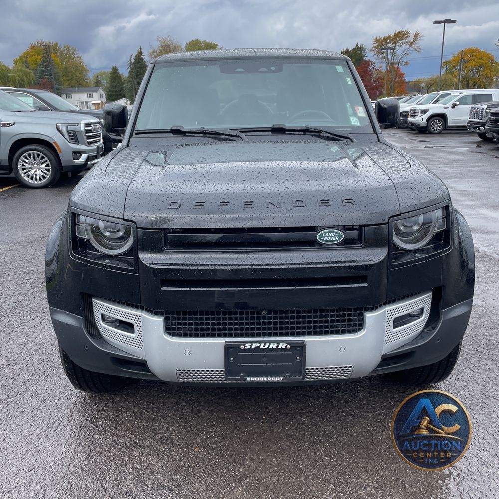 2025 Land Rover Defender 110 S P300
