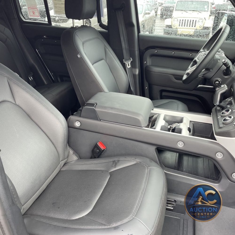 2025 Land Rover Defender 110 S P300