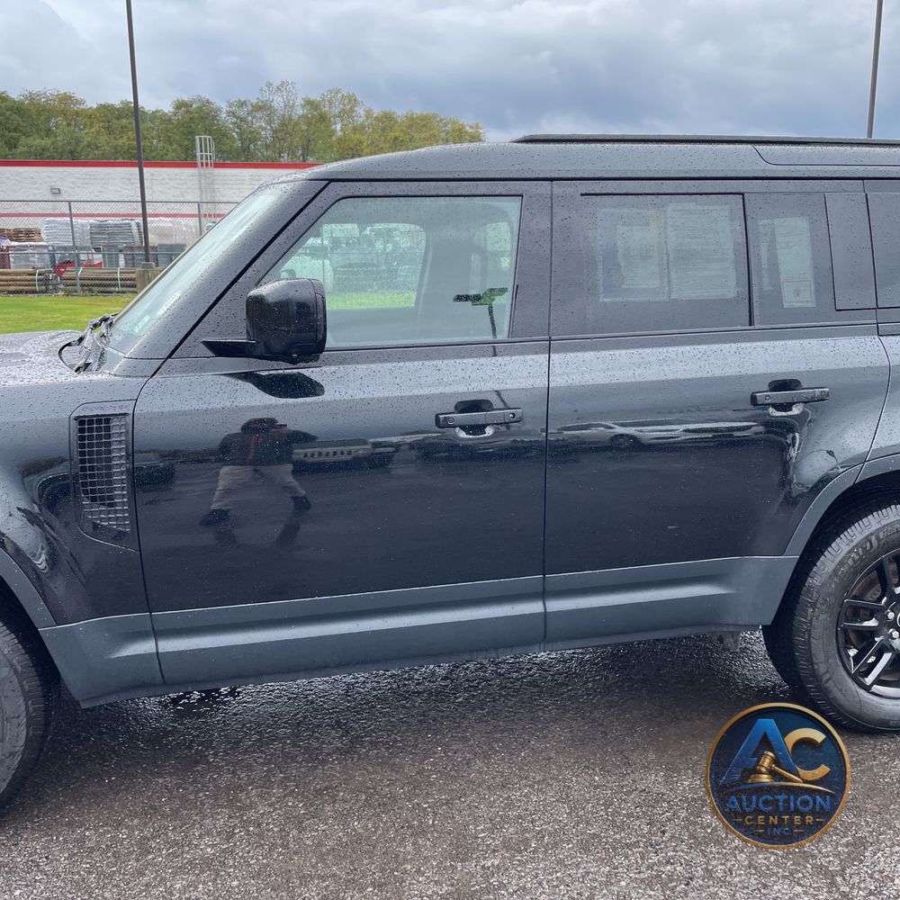 2025 Land Rover Defender 110 S P300