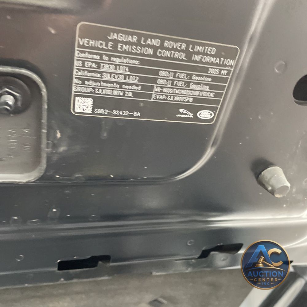 2025 Land Rover Defender 110 S P300