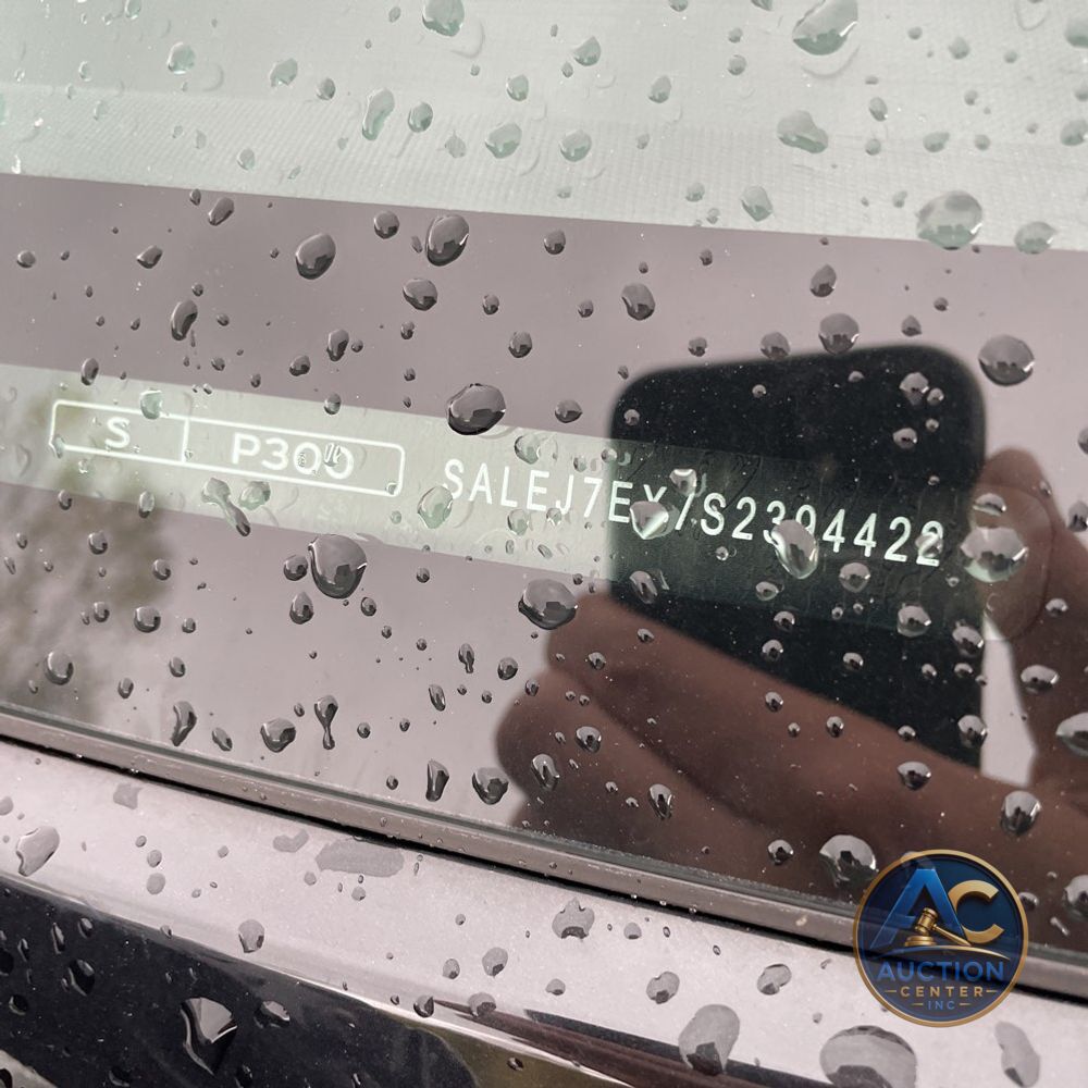 2025 Land Rover Defender 110 S P300
