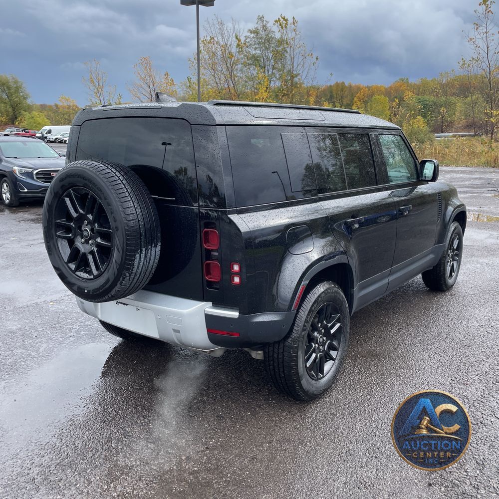 2025 Land Rover Defender 110 S P300