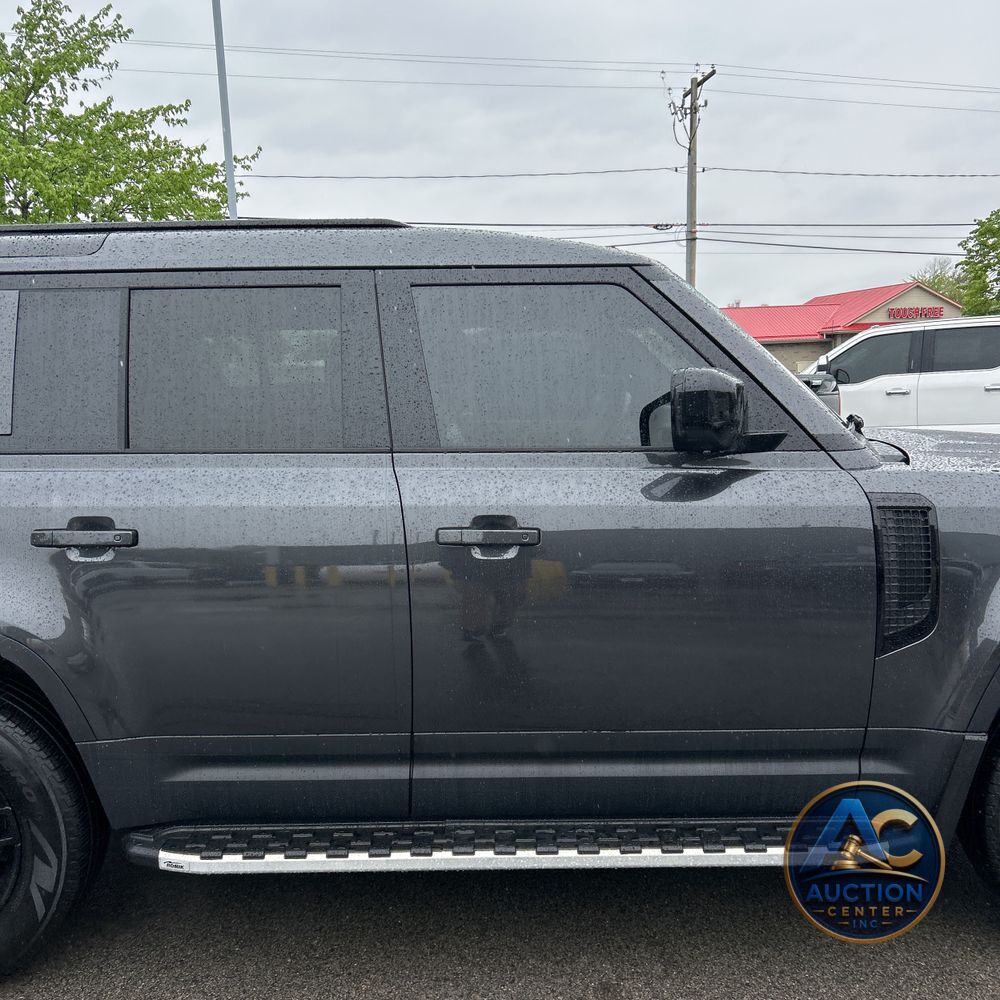 2025 Land Rover Defender 110 P300 S