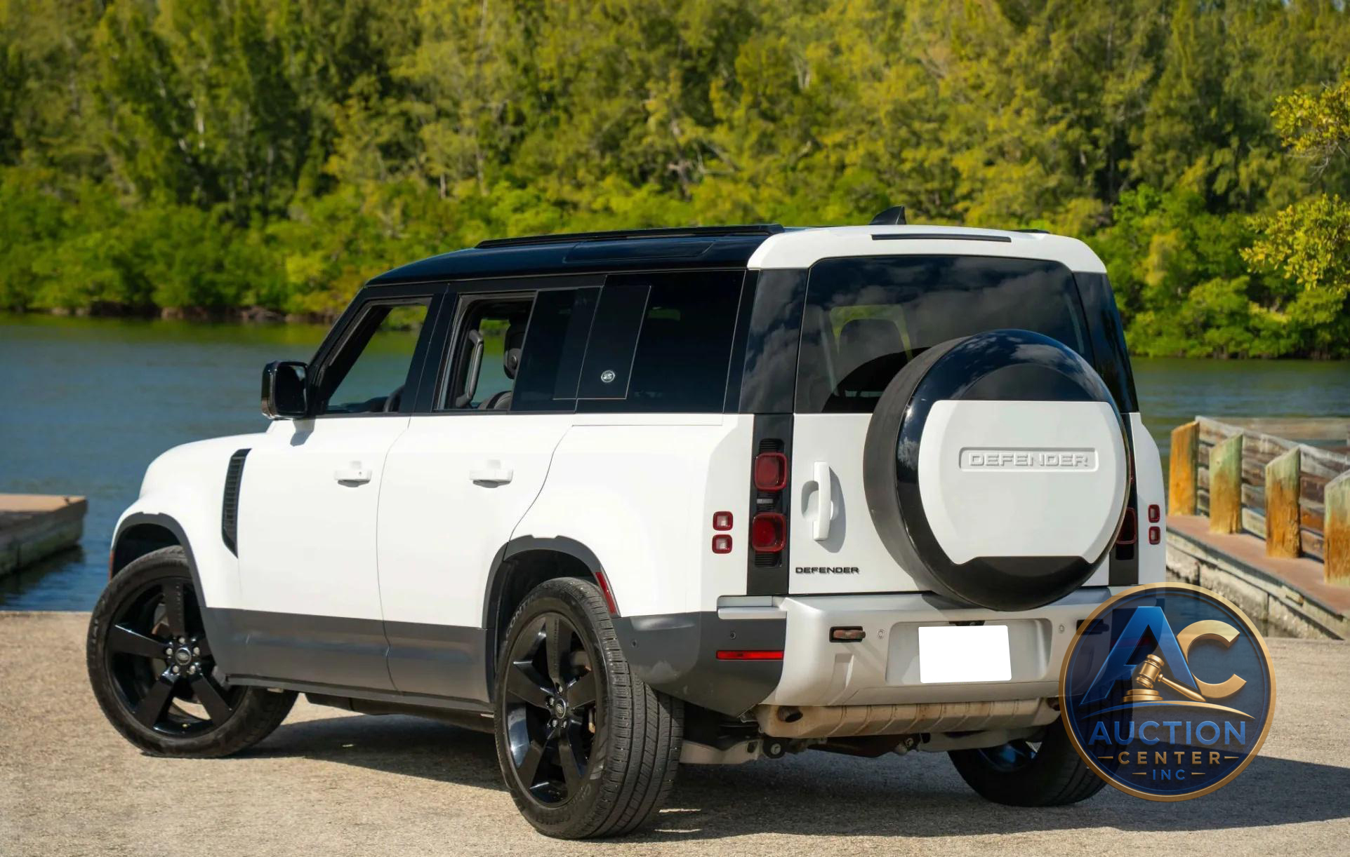 2023 Land Rover Defender 110 S