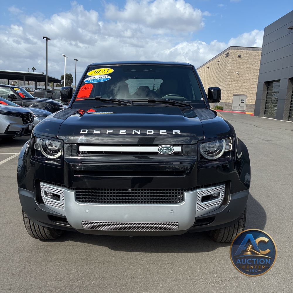 2023 Land Rover Defender 110 SE