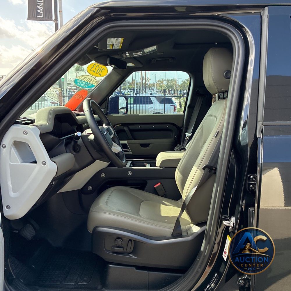2023 Land Rover Defender 110 SE