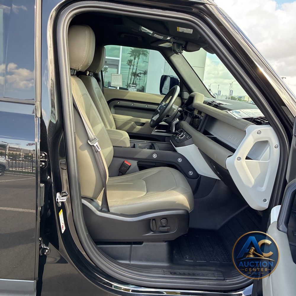 2023 Land Rover Defender 110 SE