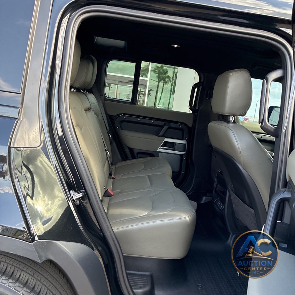 2023 Land Rover Defender 110 SE