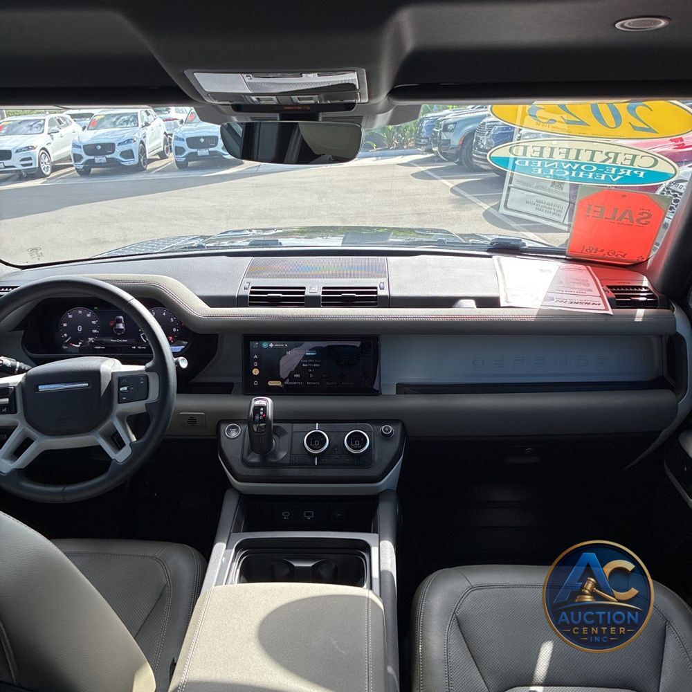 2023 Land Rover Defender 110 SE