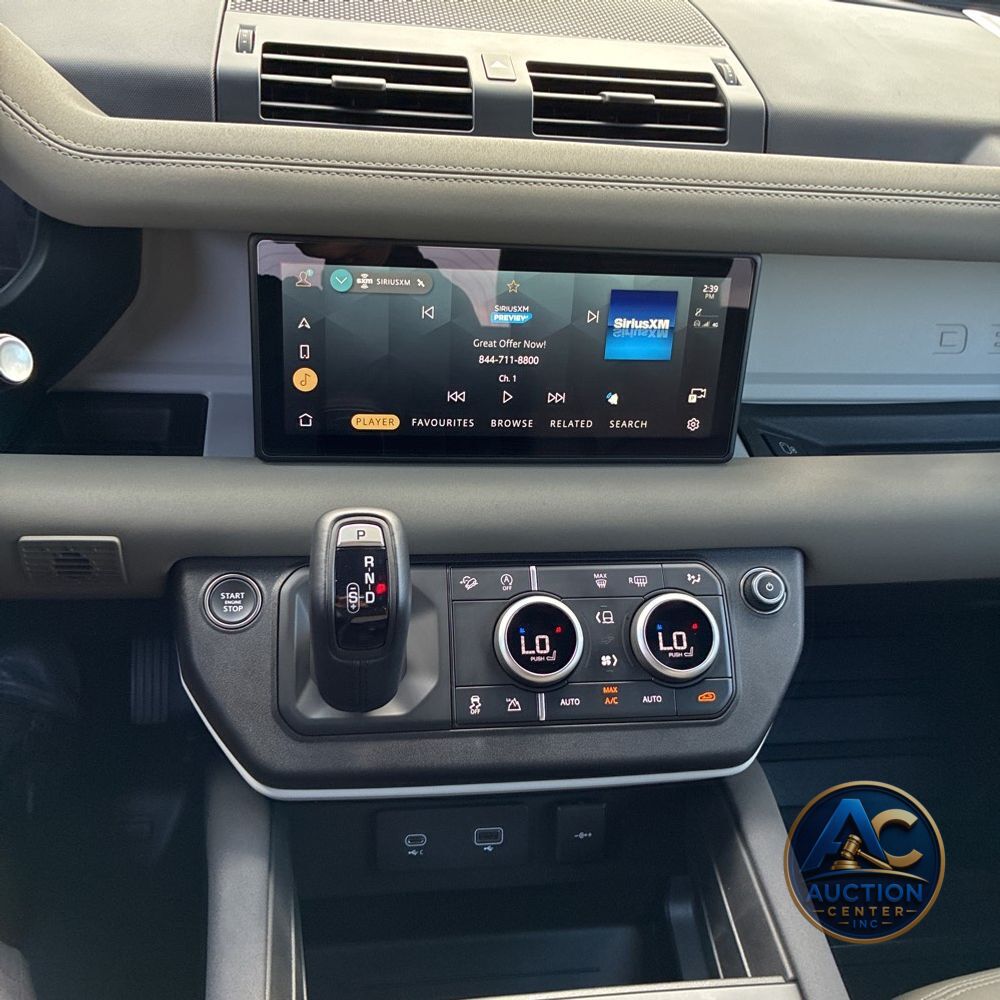 2023 Land Rover Defender 110 SE