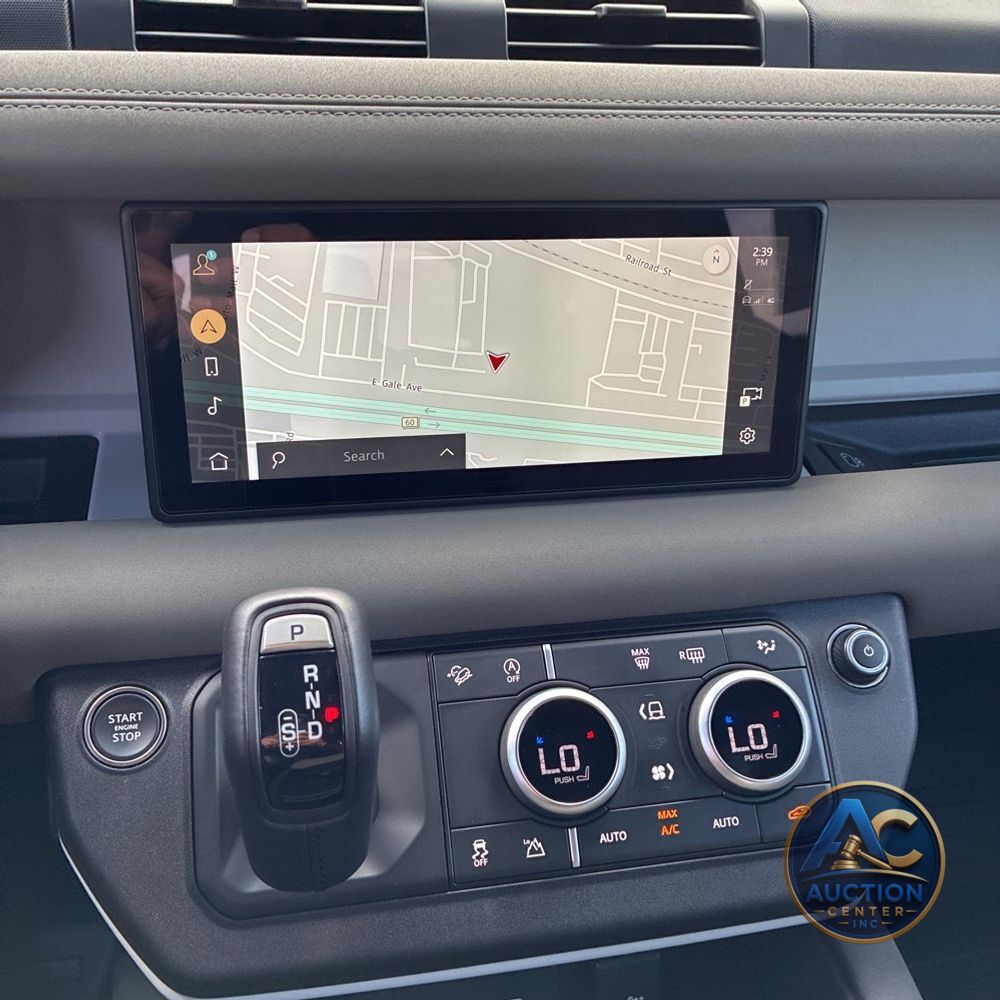 2023 Land Rover Defender 110 SE