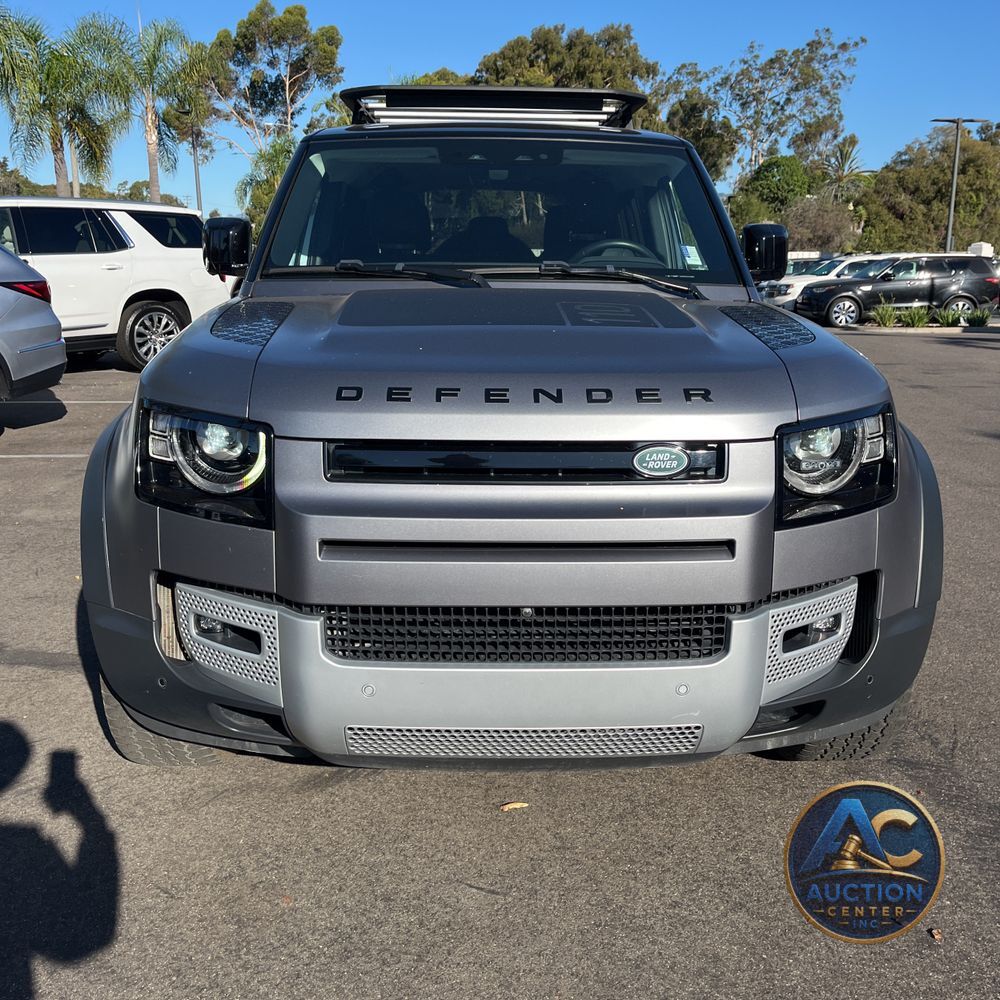 2023 Land Rover Defender 110 SE