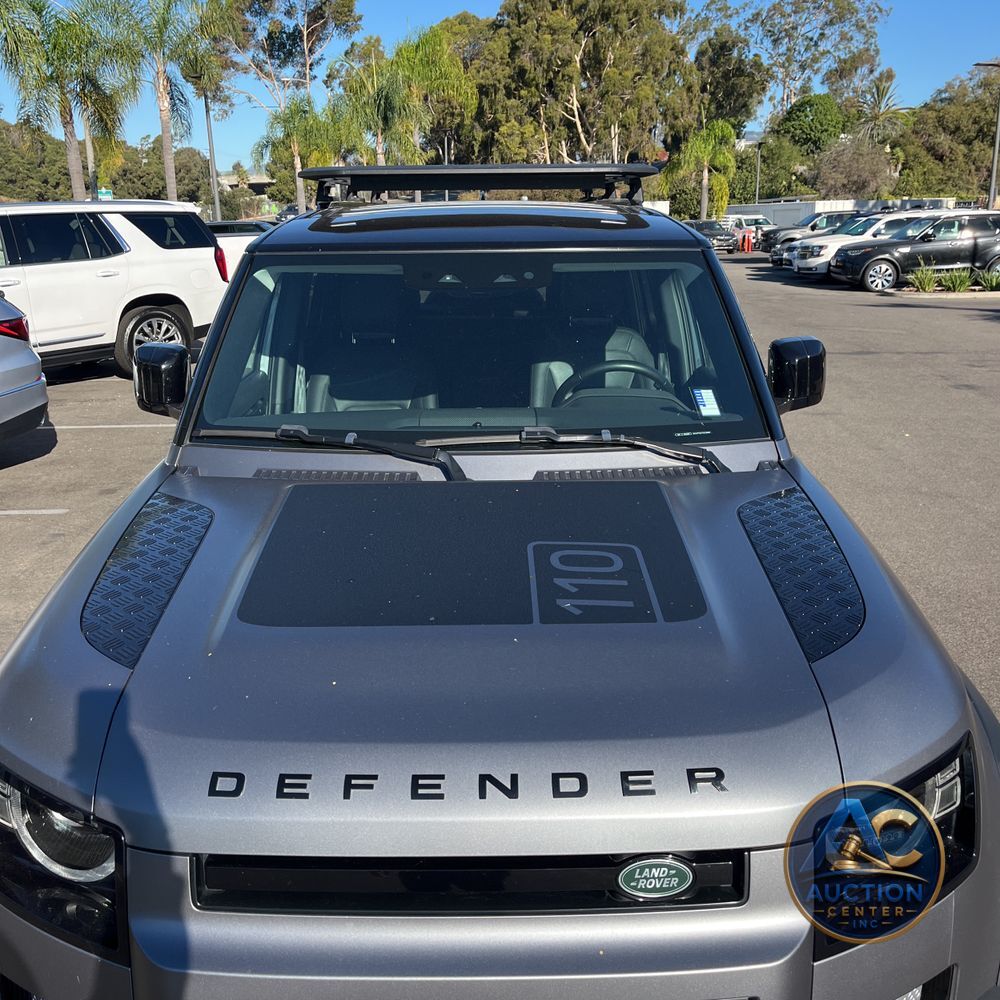 2023 Land Rover Defender 110 SE