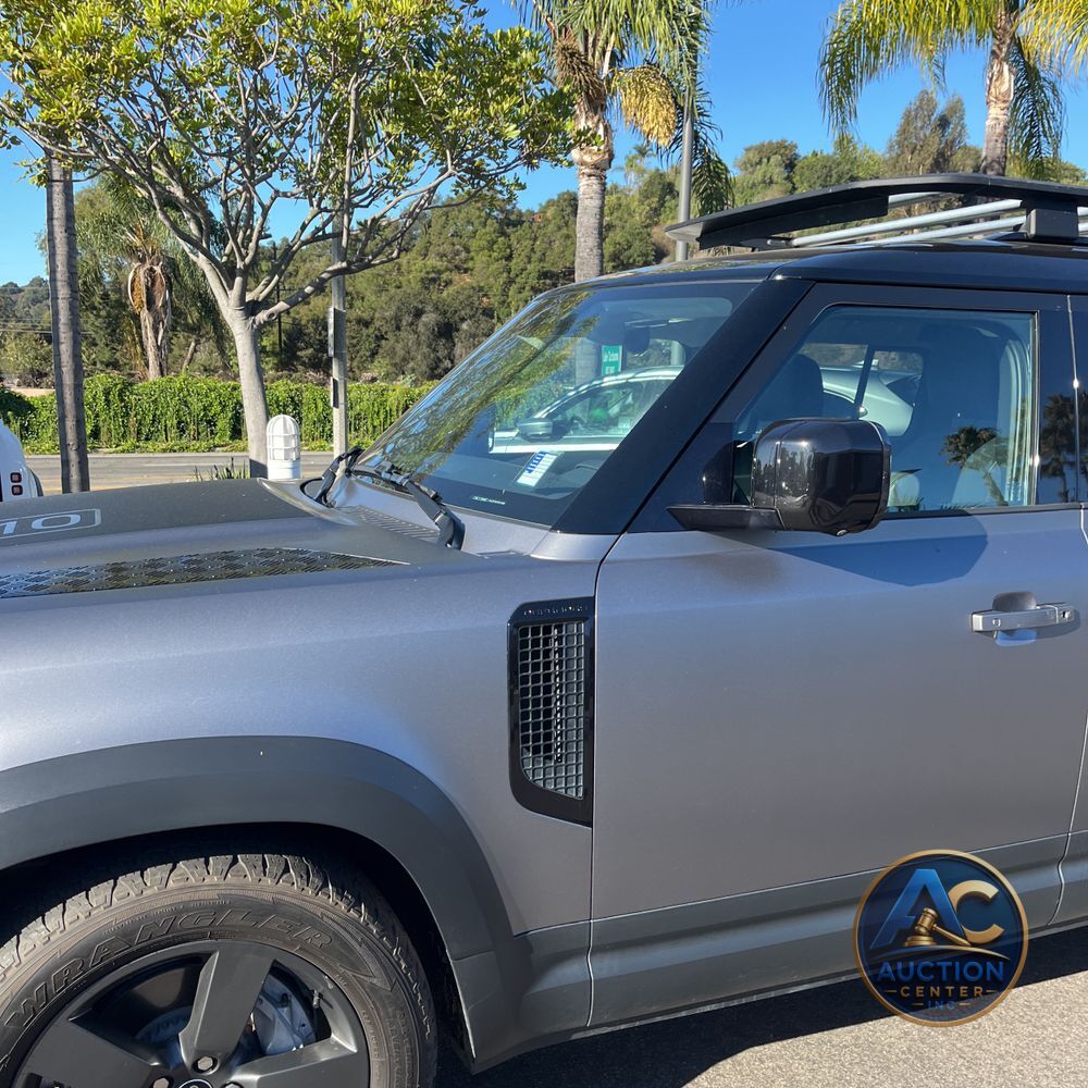 2023 Land Rover Defender 110 SE