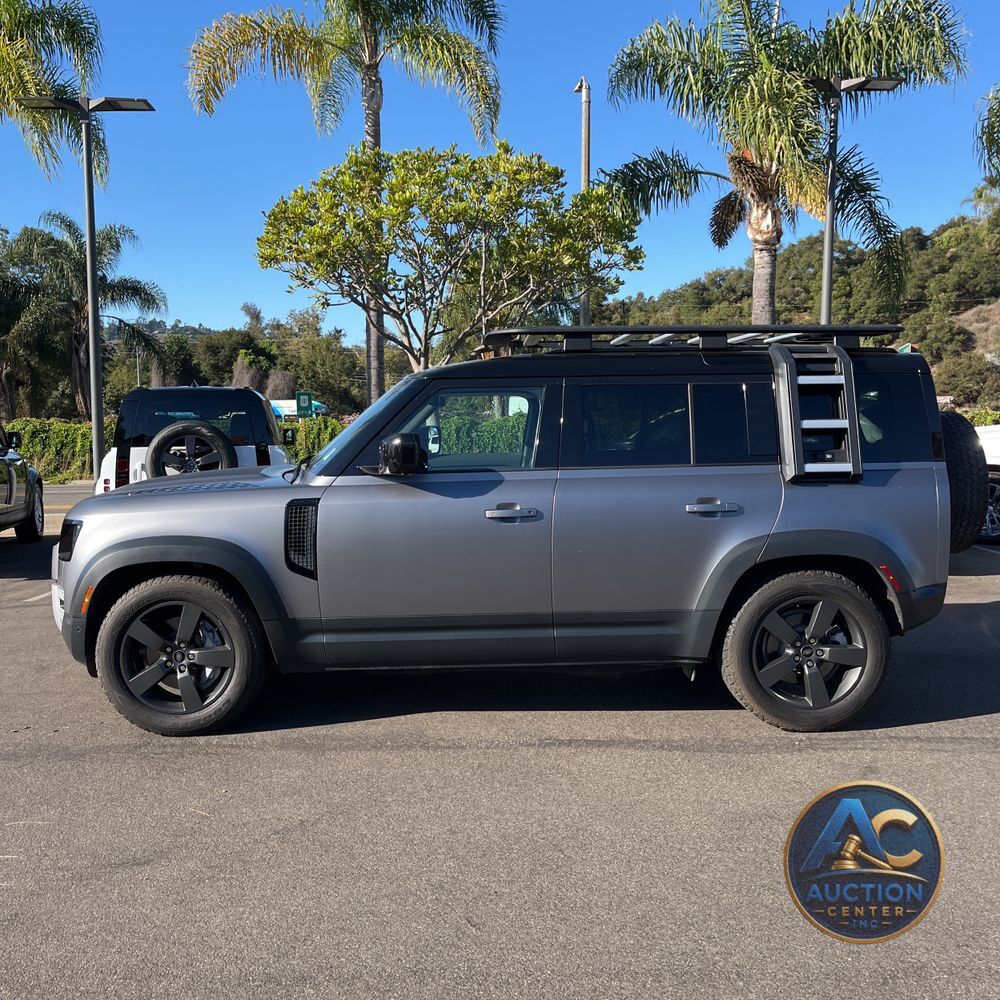 2023 Land Rover Defender 110 SE