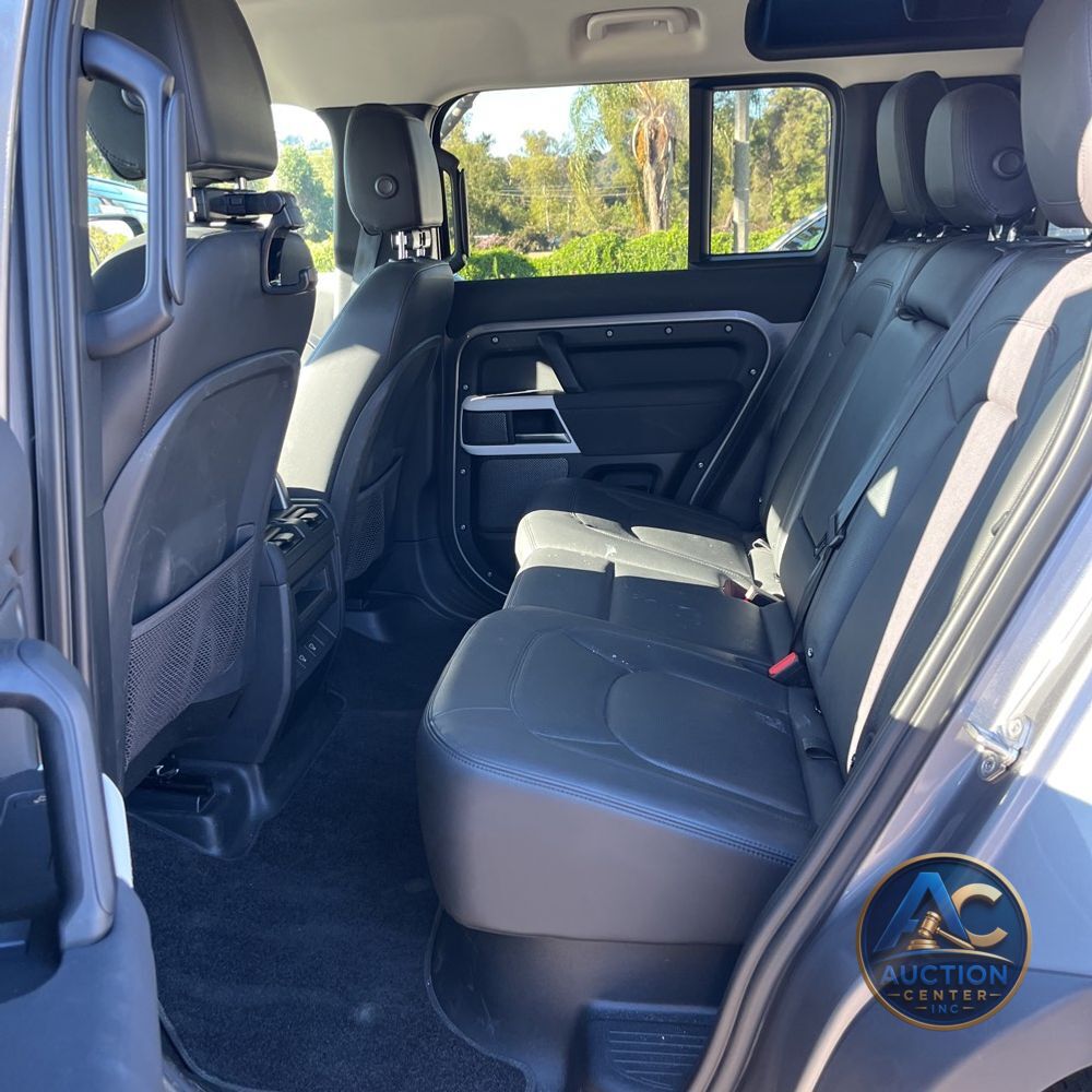 2023 Land Rover Defender 110 SE