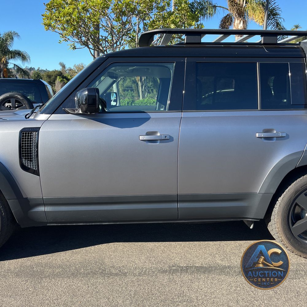 2023 Land Rover Defender 110 SE
