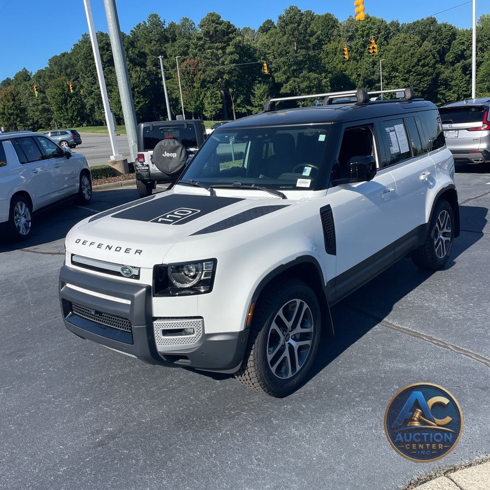 2022 Land Rover Defender 110 SE