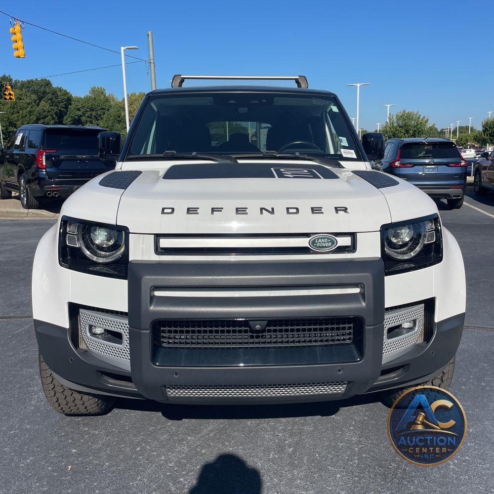 2022 Land Rover Defender 110 SE