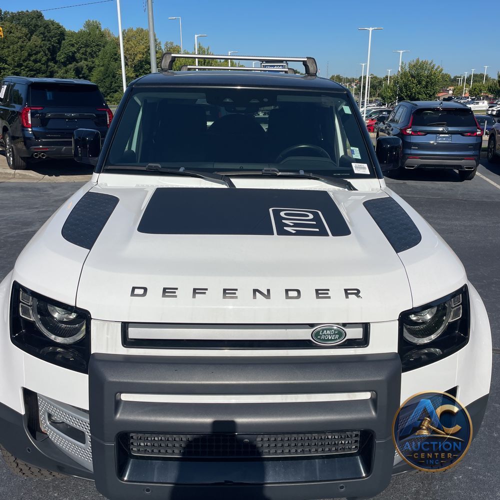 2022 Land Rover Defender 110 SE