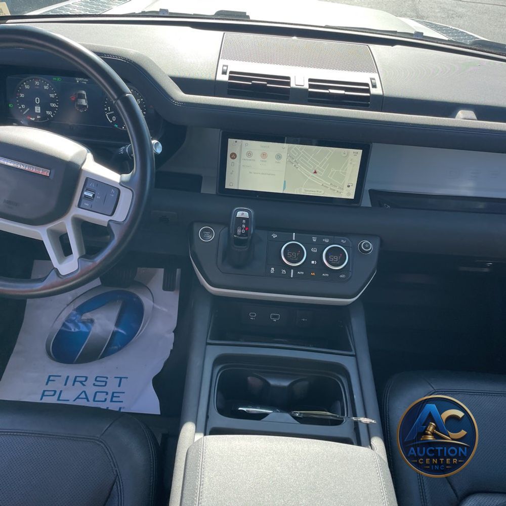 2022 Land Rover Defender 110 SE